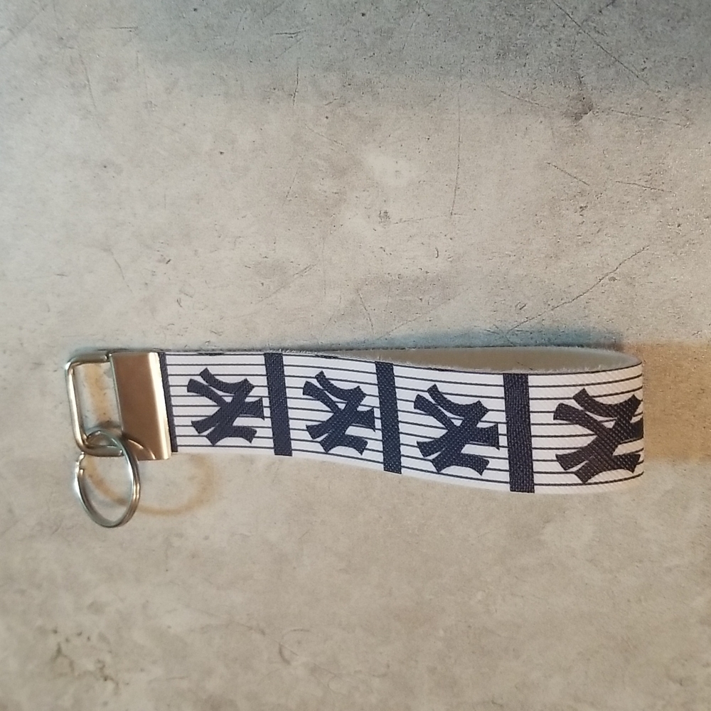 New York Yankees key Bob wristlet